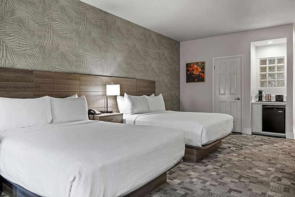 Photo 1 of 4 of 2 Queen Beds with Sofabed Suite
