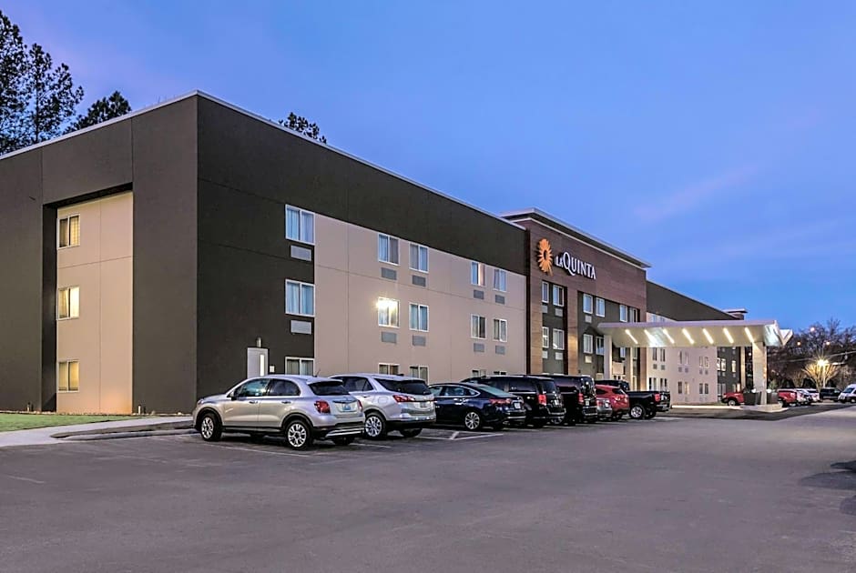 La Quinta Inn & Suites by Wyndham Atlanta Midtown - Buckhead