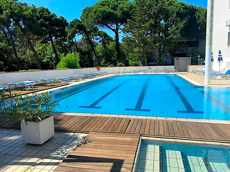 G&D Hotel Deanna Pool&Brunch