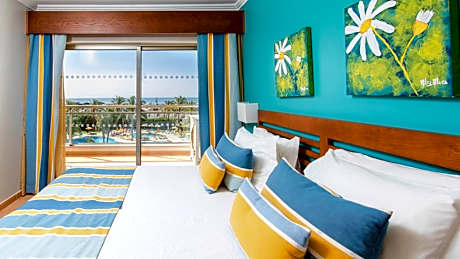 Superior One-Bedroom Apartment with Sea View