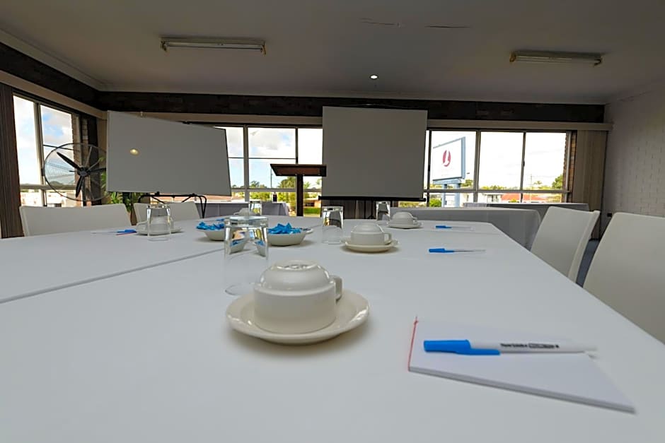 Smart Motels Bert Hinkler