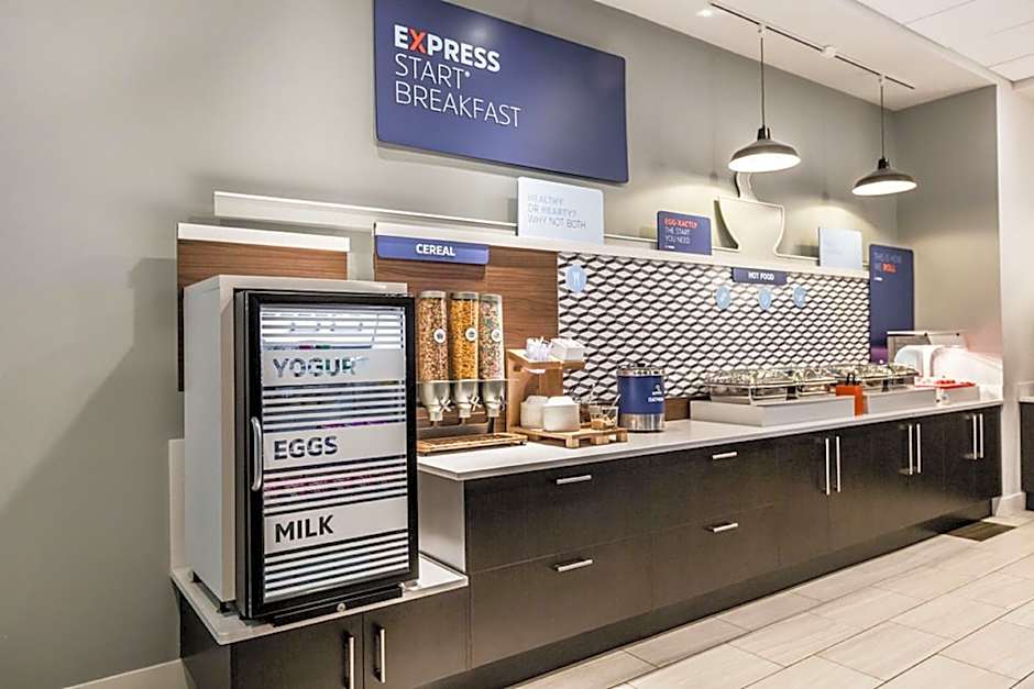 Holiday Inn Express & Suites Edmonton N - St. Albert By IHG