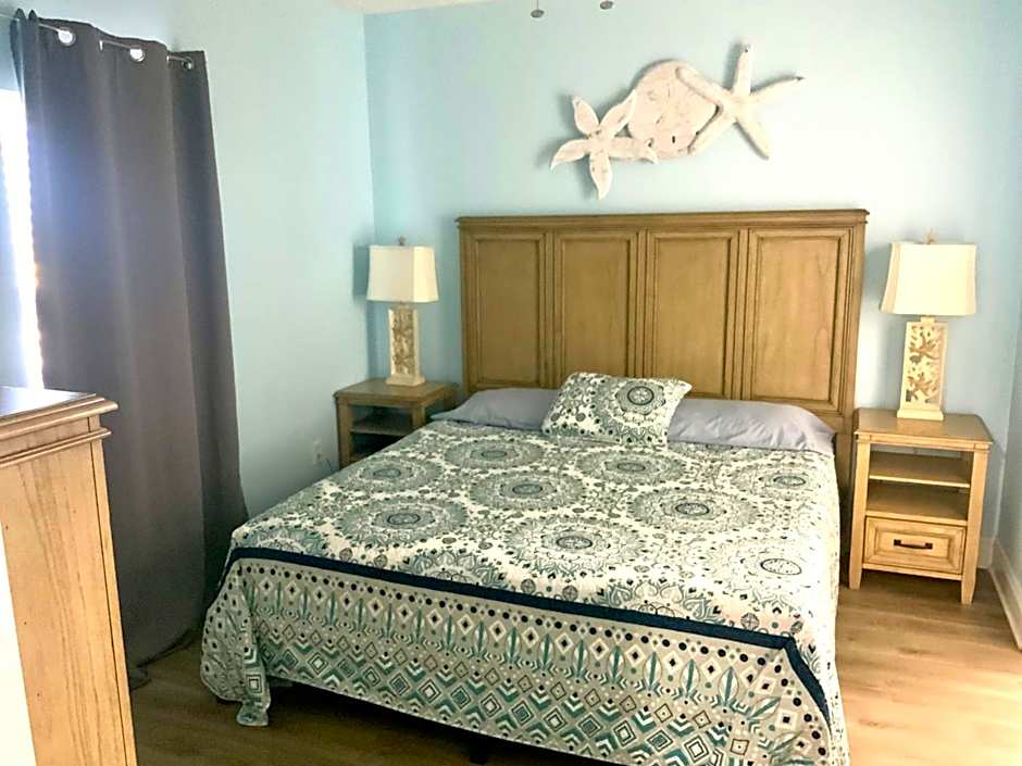 LAKETOWN 5 POOLs STEPS TO BEACH FAMILY FRIENDLY