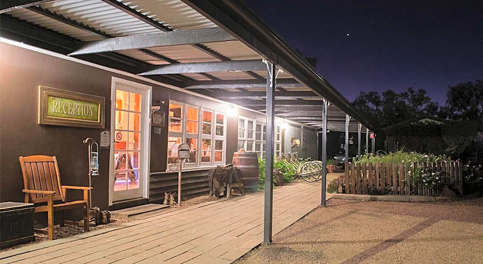 Saltbush Retreat