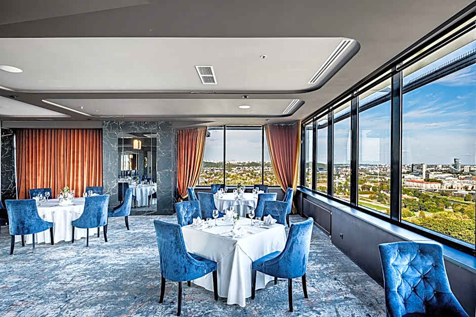 VILNIUS PARK PLAZA HOTEL, Restaurant & Terrace, Panorama Bar, Conference & Banquet Center