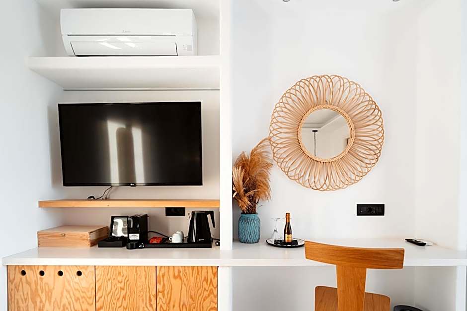 Oliving Mykonos Luxury Suites