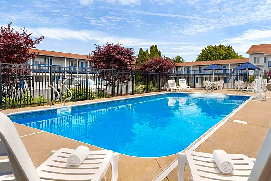 Days Inn by Wyndham Middletown/Newport Area