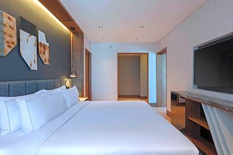 King Suite with Club Access