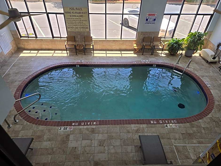 Holiday Inn Express Hotel And Suites Fenton-I-44 By IHG