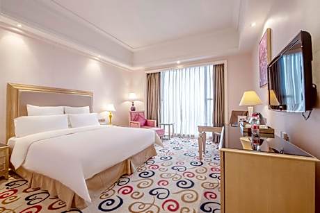Deluxe King Bed