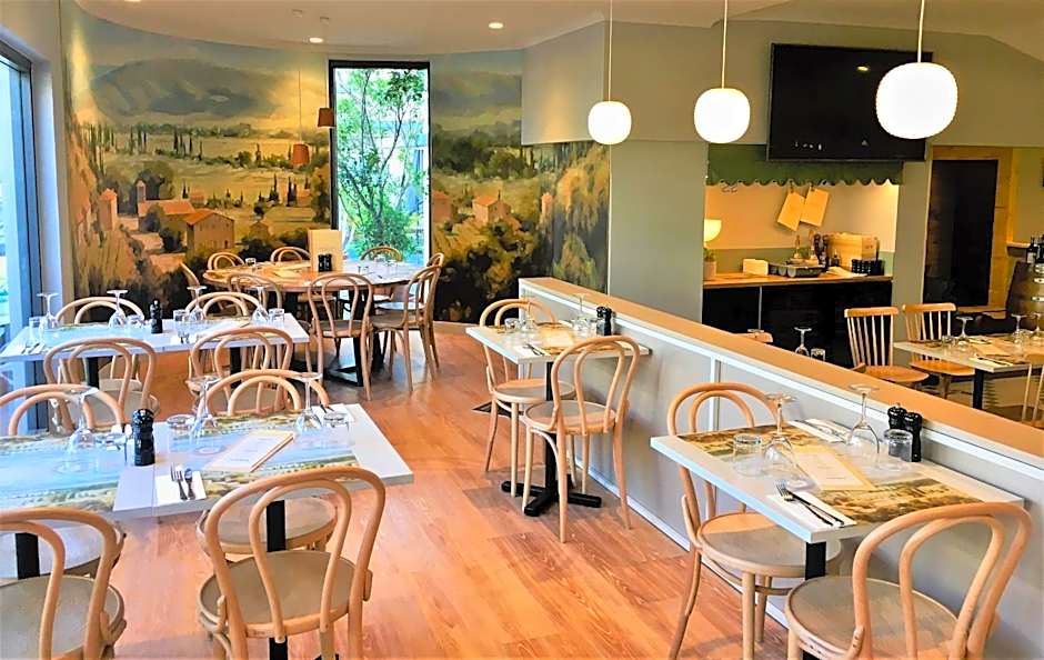 Baileys Parkside Motel by VetroBlu