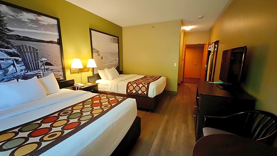 Super 8 by Wyndham Midland