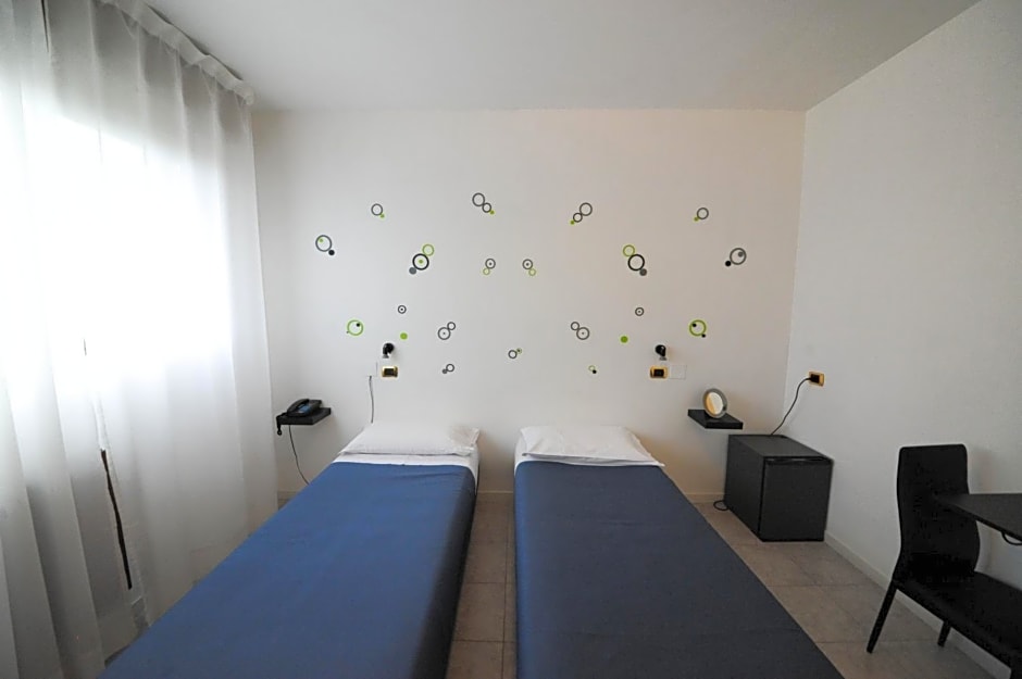 Photo 1 of 6 of Economy Double Room