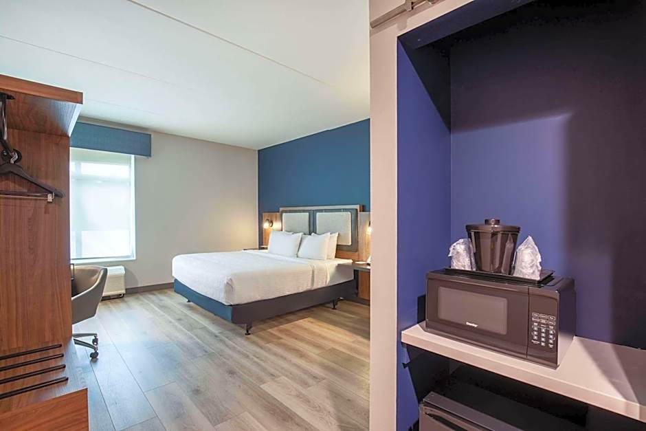 La Quinta Inn & Suites by Wyndham Chattanooga Downtown/South