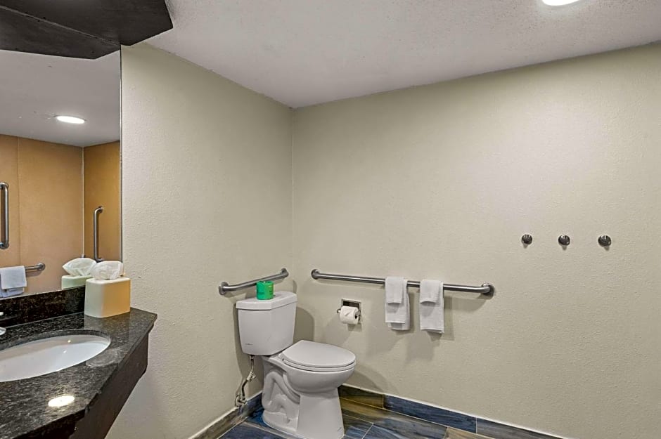 Quality Inn & Suites North Little Rock