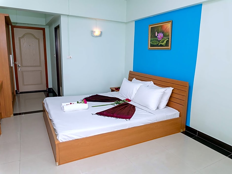 The Garden Place Bangkok (Ngamwongwan)