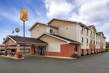 Super 8 by Wyndham Brookville