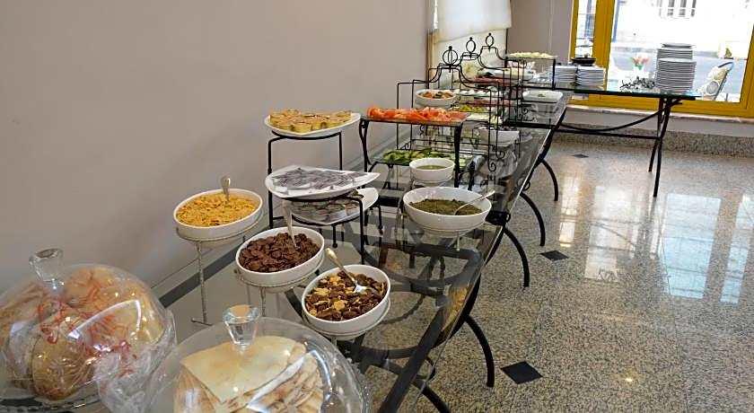 Capri Hotel Suites