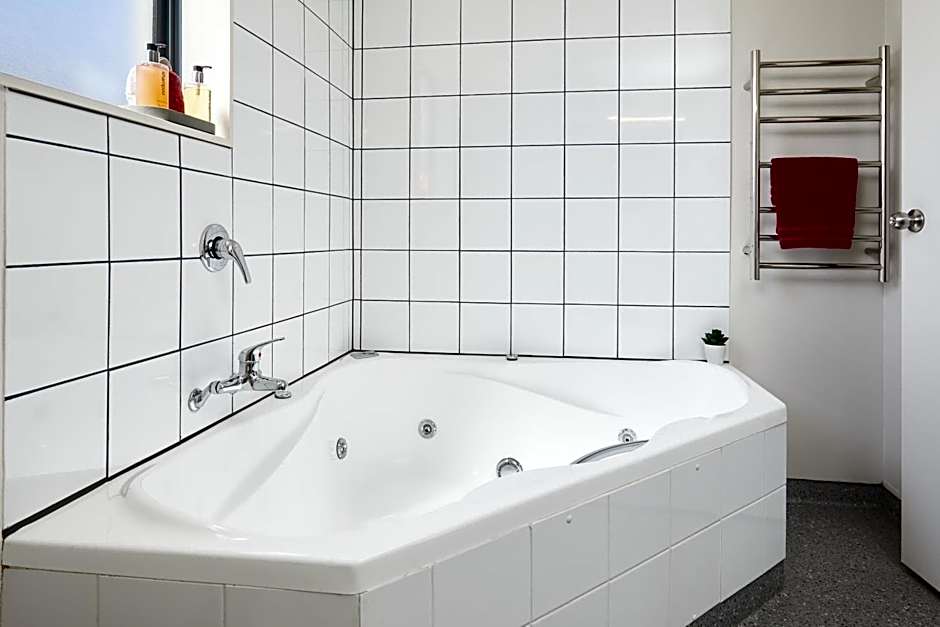 Blenheim Palms Motel