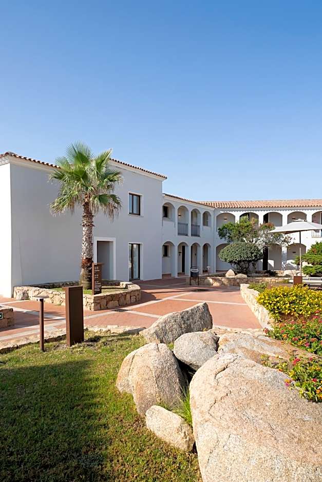 Mangia's Santa Teresa Sardinia, Curio Collection by Hilton