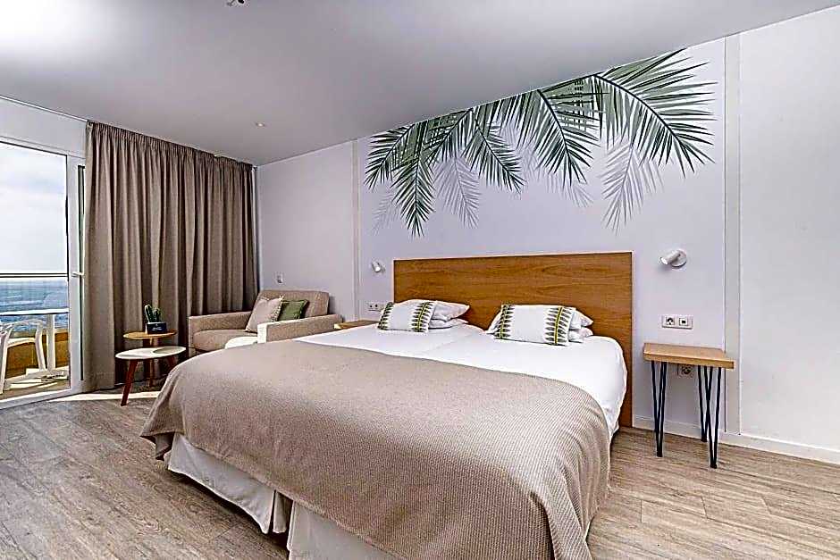 Atlantic Holiday Hotel