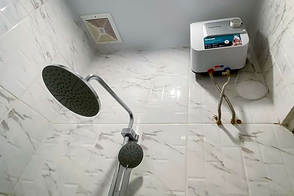 RedDoorz Syariah near RS Awal Bros Panam Pekanbaru