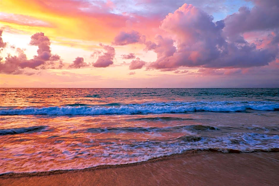 RedDoorz Plus @Hawai Inn Near Mall of Panakukang