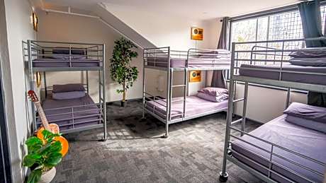 Bed in 10-Bed Female Dormitory Room with Ensuite