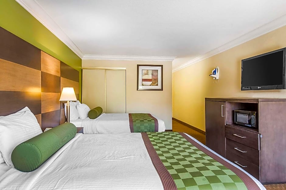 Rodeway Inn & Suites Canyon Lake-Menifee West
