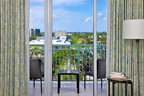 Resort View, 1 King Bed, Accessible, Balcony (Mobility w/ Tub)