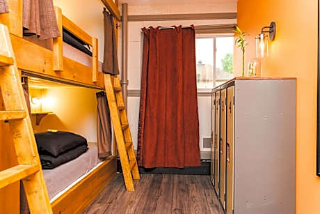 Bed in 4-Bed Female Dormitory Room - No Pets