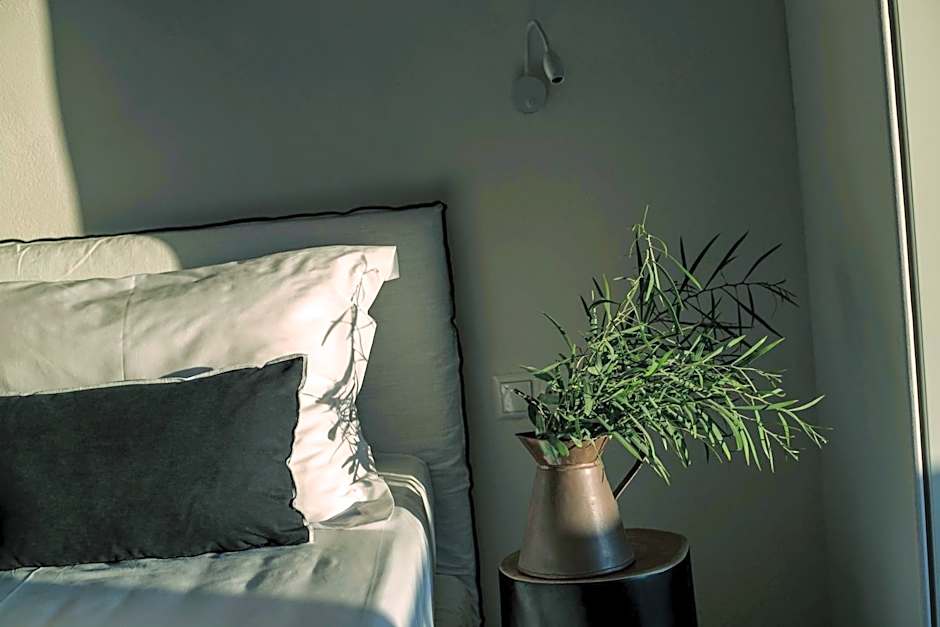 Melidron Hotel & Suites