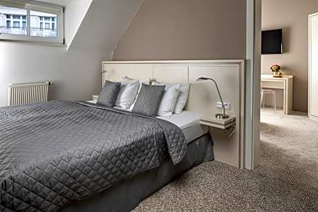 Standard Double Room with Pool and Sauna Access