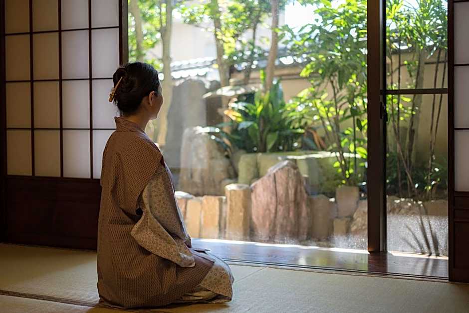 Atami Onsen Sakuraya Ryokan
