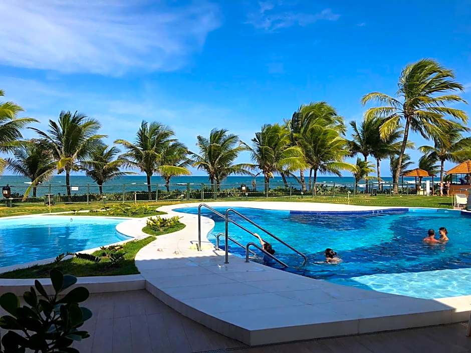 2 Suítes, Guarajuba, piscina frente mar