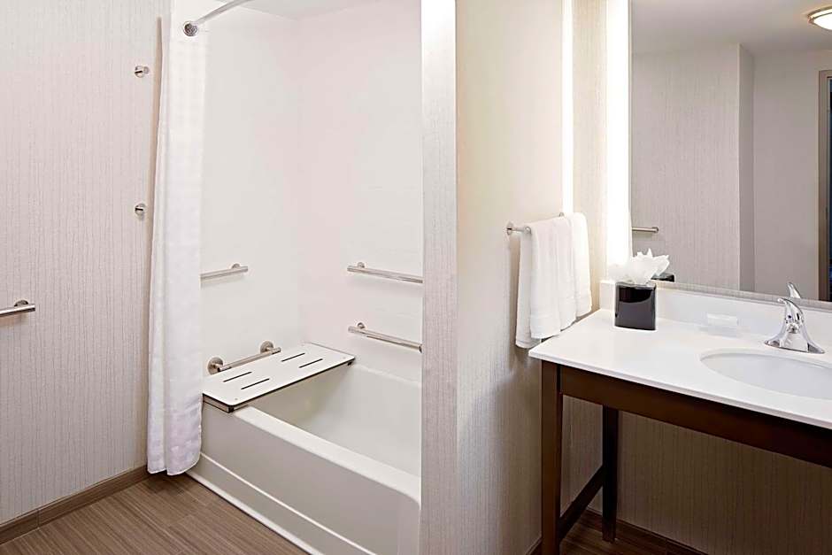 Homewood Suites By Hilton Ronkonkoma