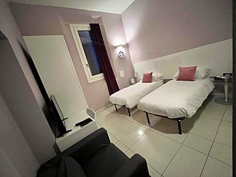 Deluxe Double or Twin Room with Garden View