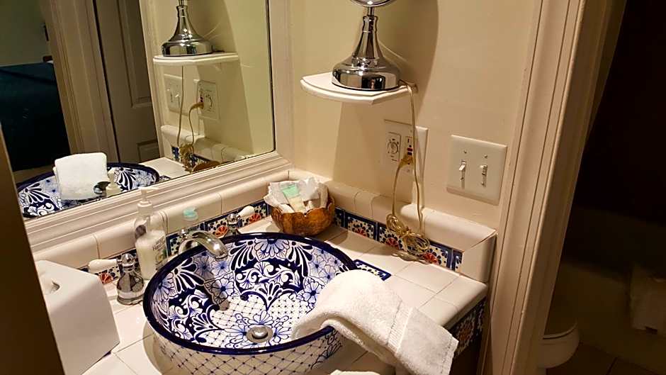 The Caribbean Court Boutique Hotel