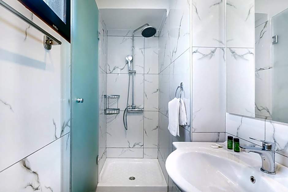 Kamelia & Semeli Hotel