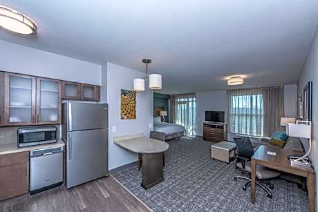 King Studio-Disability Access/Roll in Shower/Non-Smoking