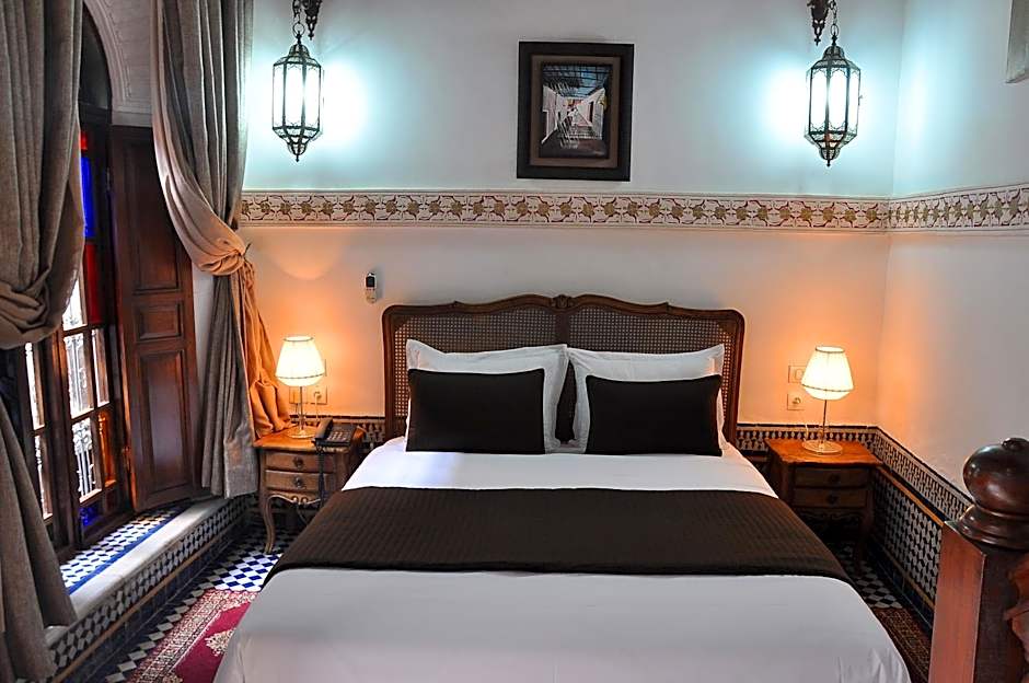 Riad Les Remparts De Fès