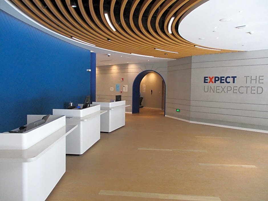 HOLIDAY INN EXPRESS Shanghai Tourism Zone