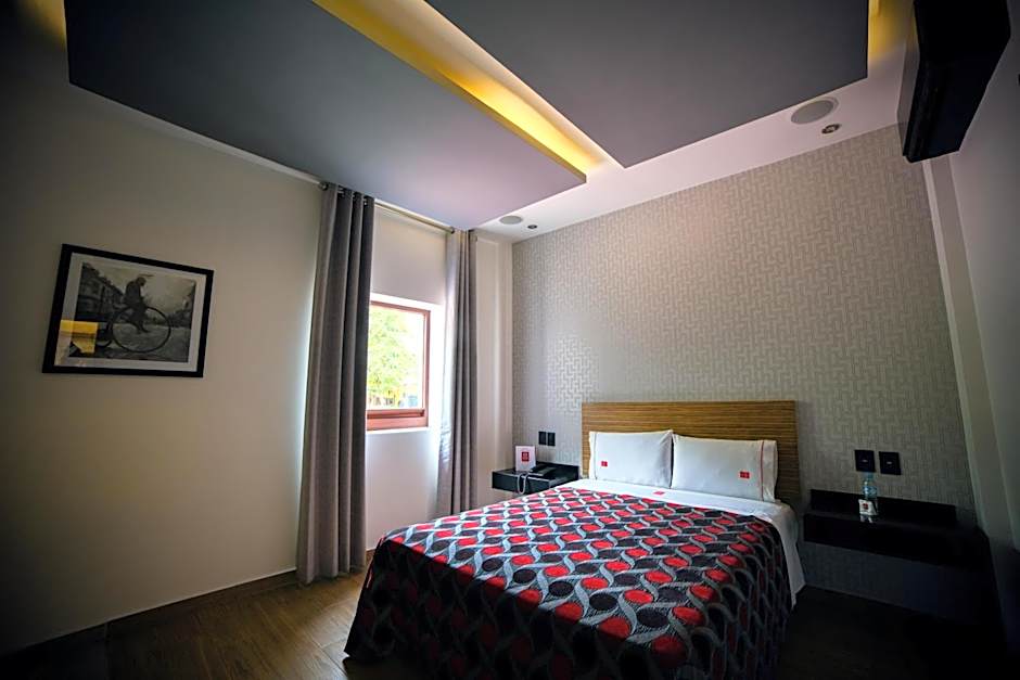 Six Hotel Guadalajara Expiatorio