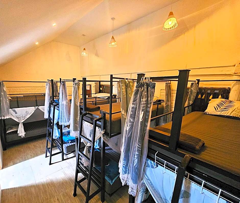 Hideout Hostel