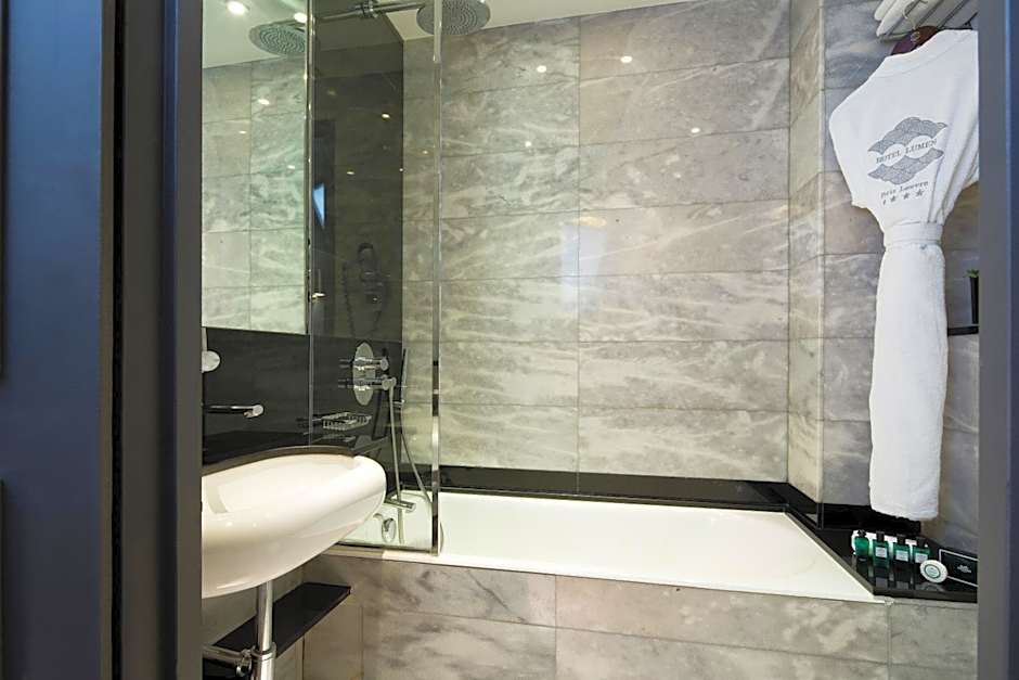 Hotel Lumen Paris Louvre