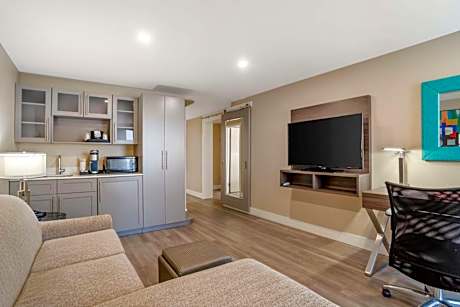 Queen Suite with Two Queen Beds