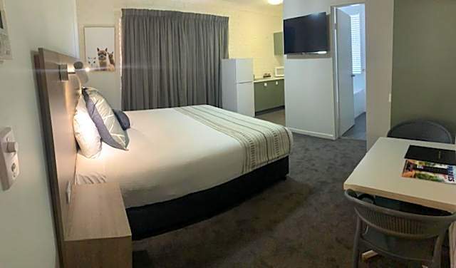 Hamilton Henry Parkes Motor Inn