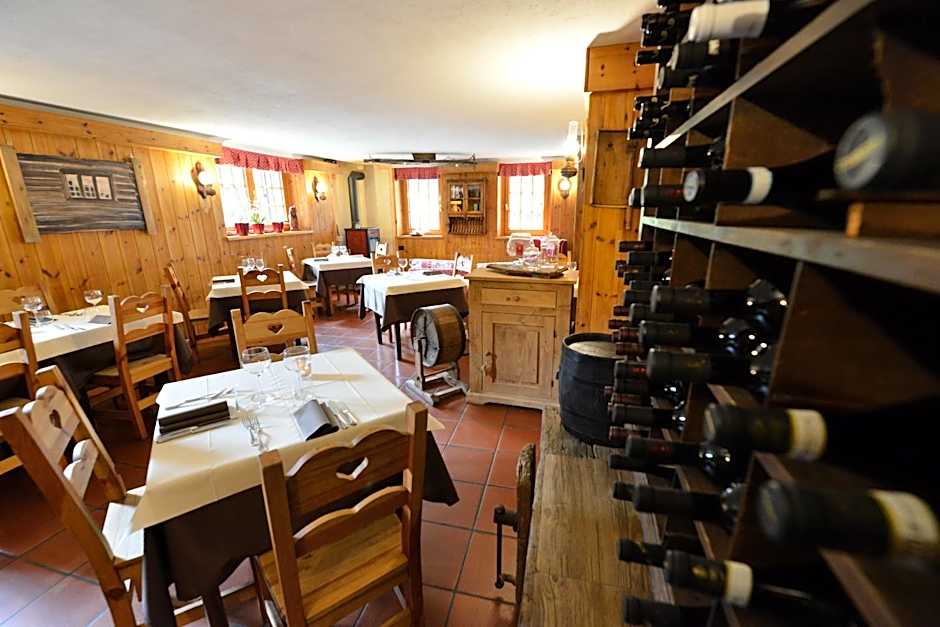 Hotel Petit Dahu - Chambres et Restaurant