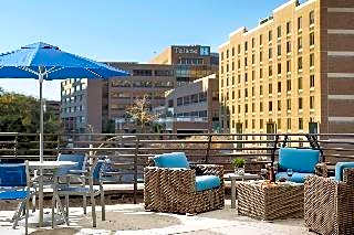 Vivian Apartments