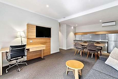 1 King Bed, 1 Queen Bed, Suite, Nonsmoking